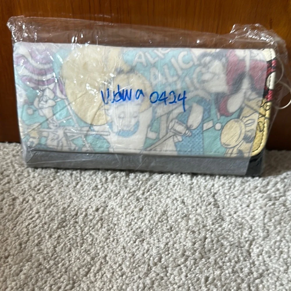 Loungefly Disney Alice in Wonderland wallet - Picture 1 of 4